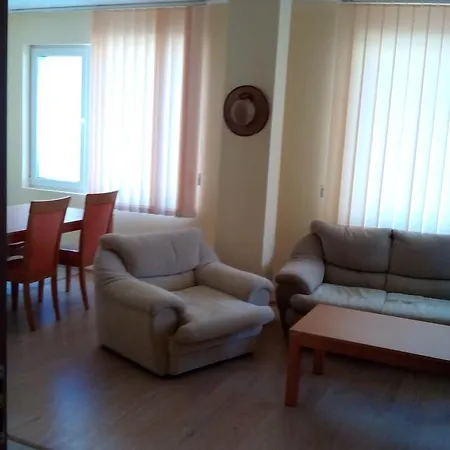 Elena Aparthotel